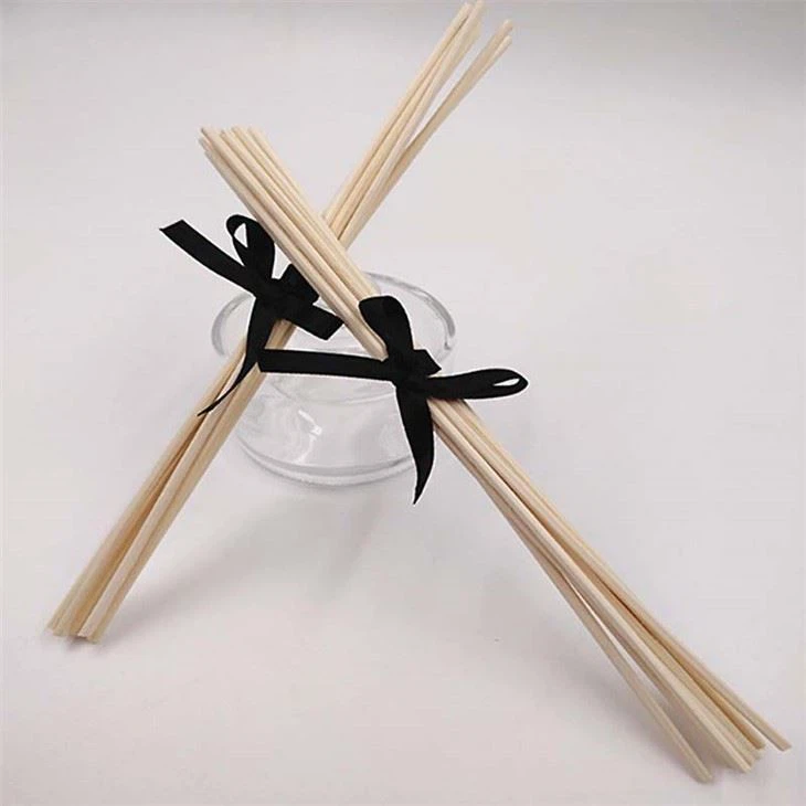 پخش کننده نی با چوب های چوب خیزران